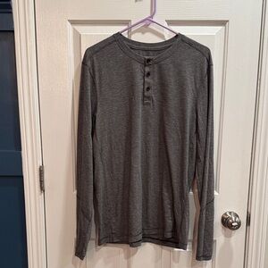 Lululemon Men’s Gray Henley Shirt Large